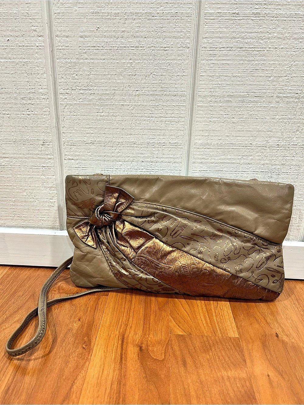 Vintage 80s Reem Taupe Leather Clutch with Metallic Bronze Bow